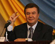 Теперь неотвратимость «покращення» откровенно пугает. Янукович подписал закон о госбюджете-2013